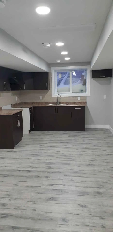 Gorgeous basement suite in 286 Fraser way nw - photo 2