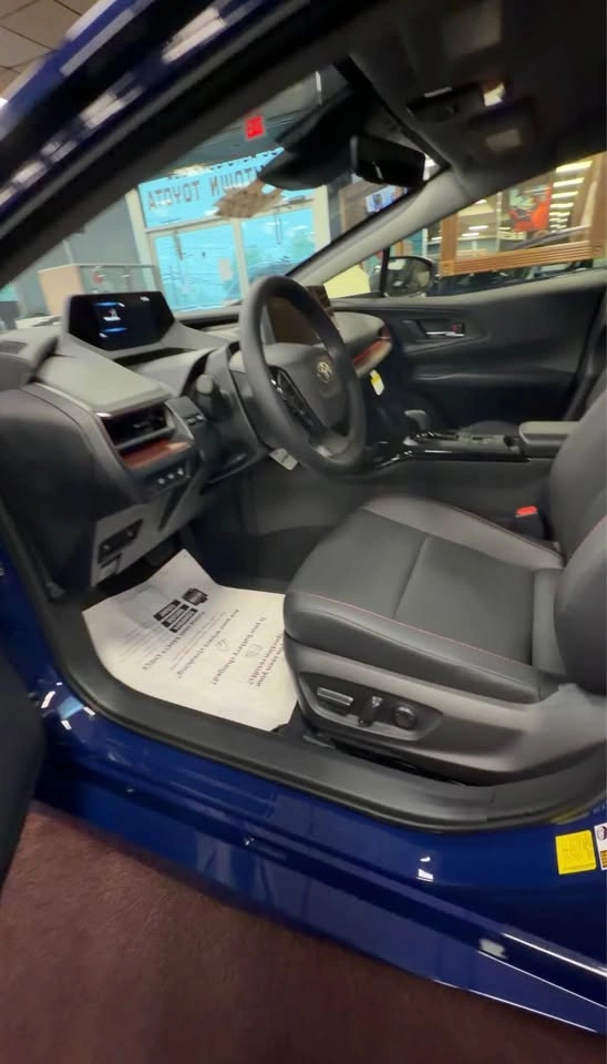 2026 Toyota Prius Plug-in Hybrid · XSE - photo 3