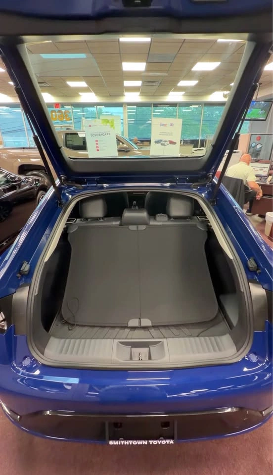 2026 Toyota Prius Plug-in Hybrid · XSE - photo 4