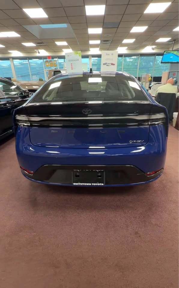 2026 Toyota Prius Plug-in Hybrid · XSE - photo 5