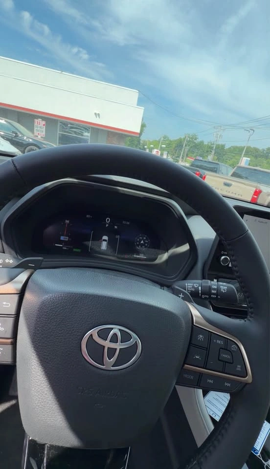 2025 Toyota Grand Highlander Hybrid Limited - photo 4