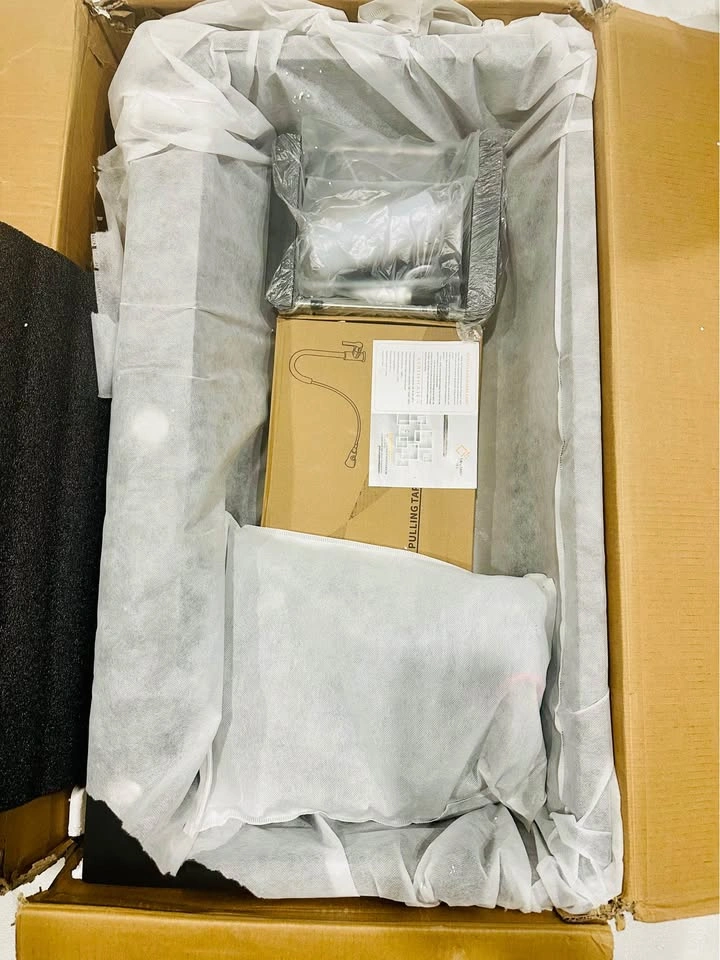 Brand New 32” Workstation Kitchen Sink with Faucet & Accessories - photo 2