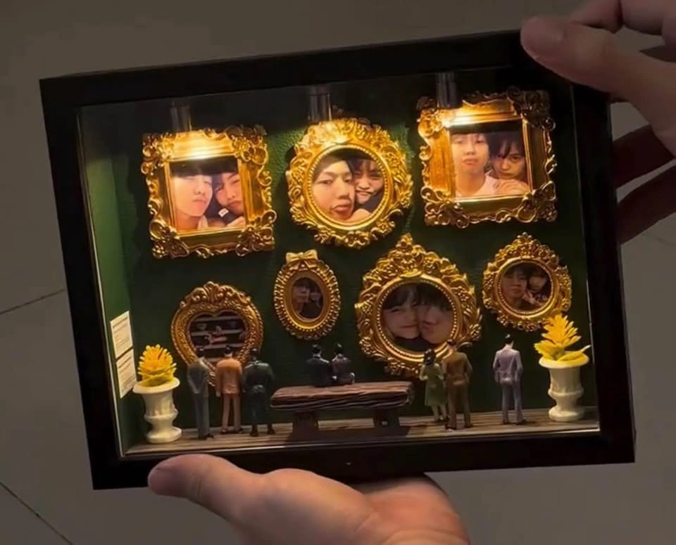 Custom Mini Museum Gallery Frame | Unique Personalized Gift - photo 3