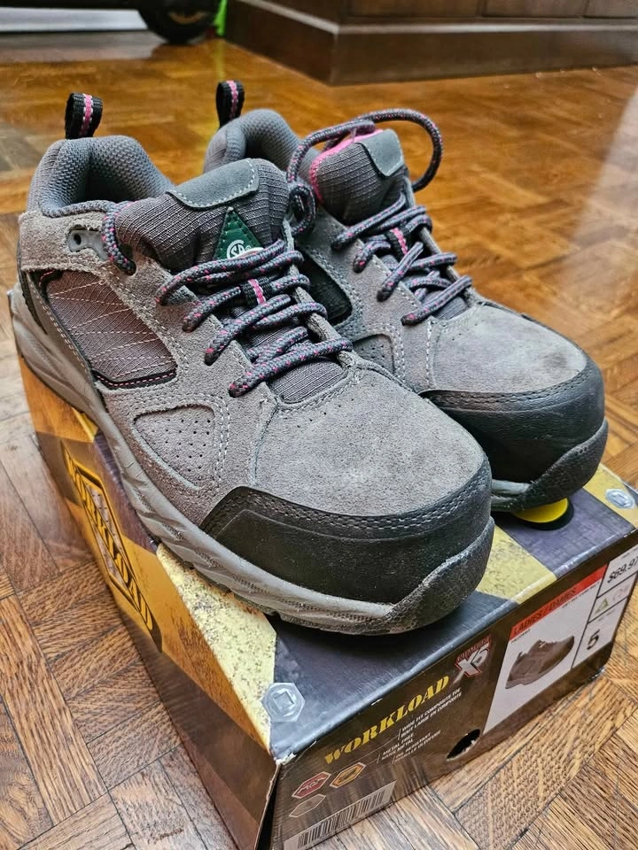 Safety shoes for women size 5 - photo 4
