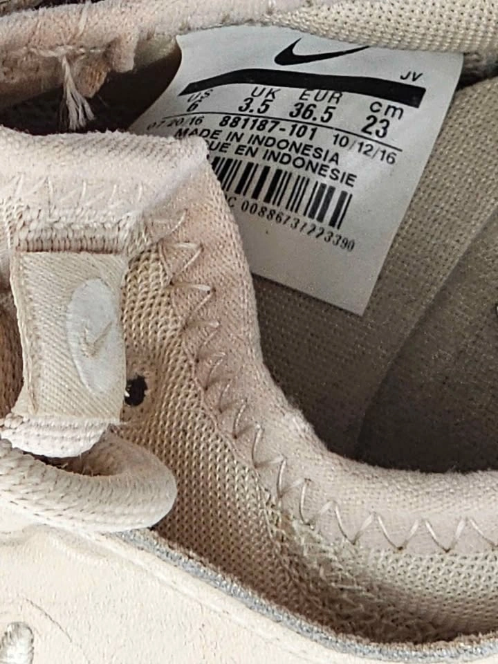 Nike Roshe Two Premium Leather Sneakers - photo 5