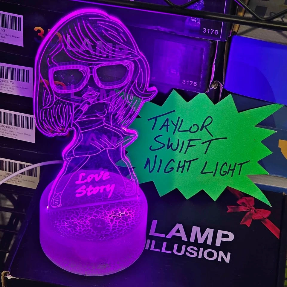Taylor Swift 3D Illusion Night Light With Remote - photo 2