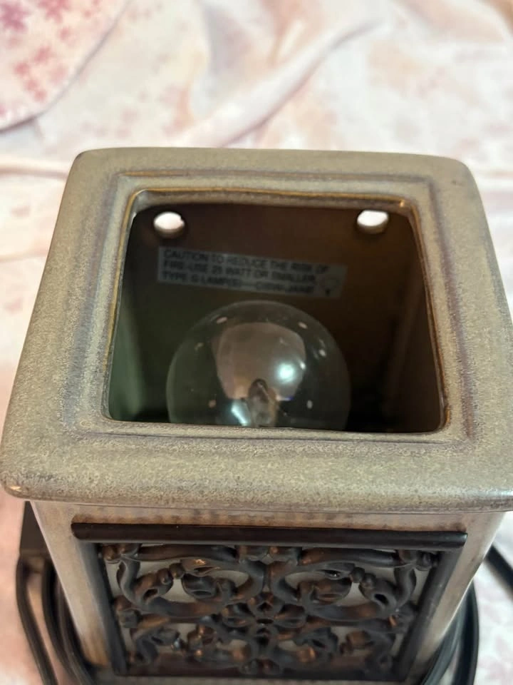 Scentsy Electric Wax Warmer - photo 4