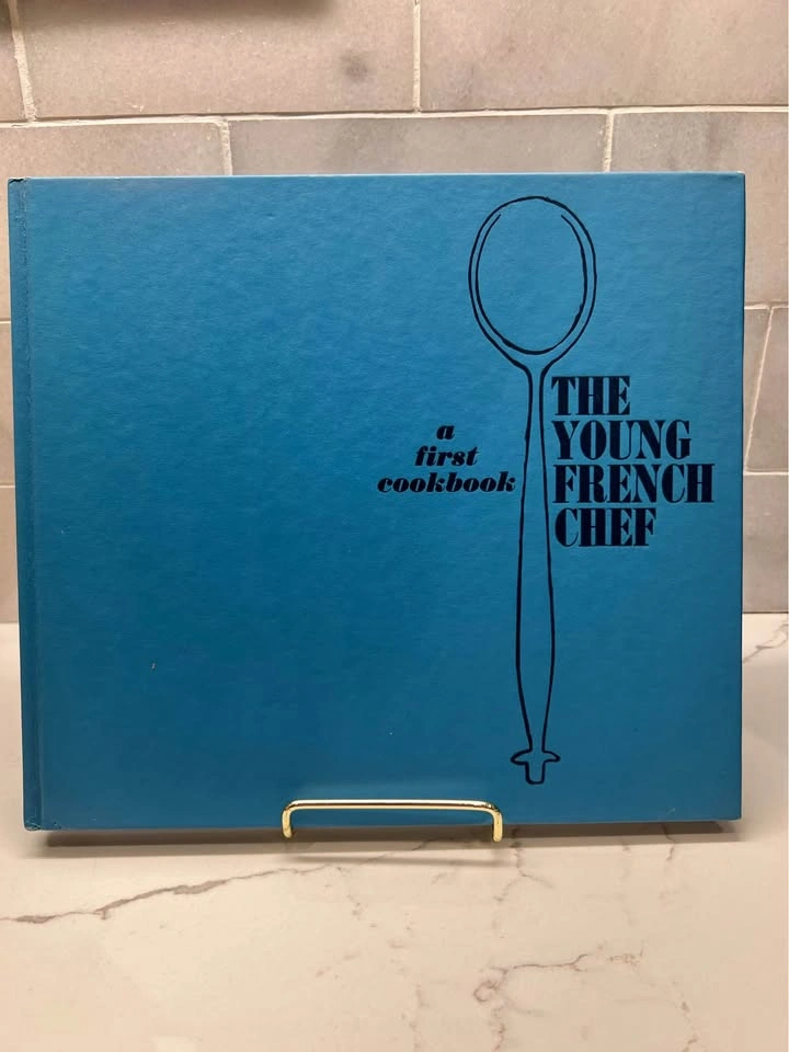 Vintage 1969 The Young French Chef Cookbook - photo 3