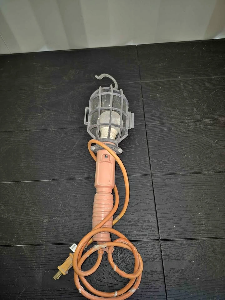 Shop light