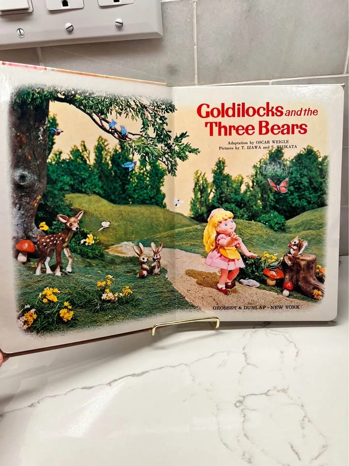 Vintage 1970 "Goldilocks and the Three Bears" Puppet Storybook - photo 2