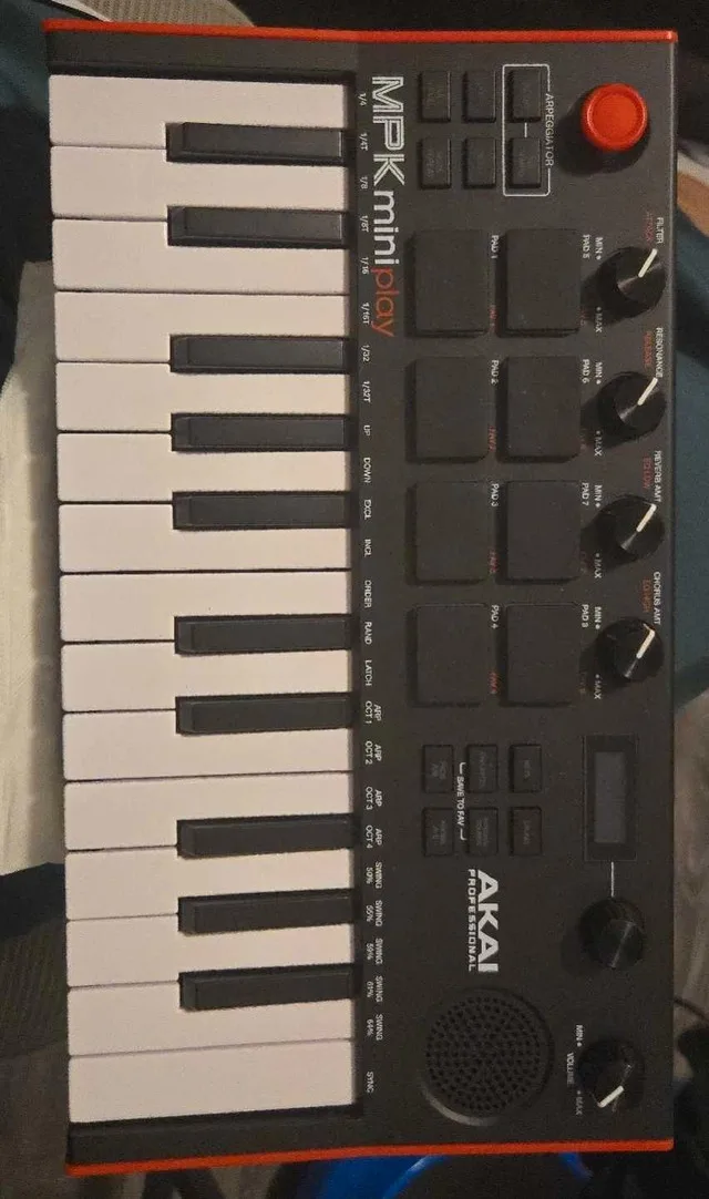 Akai MPK Mini Play Keyboard thumbnail