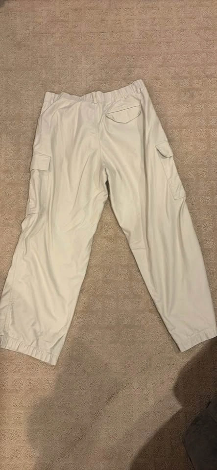 Uniqlo White Cargo Pants - photo 3