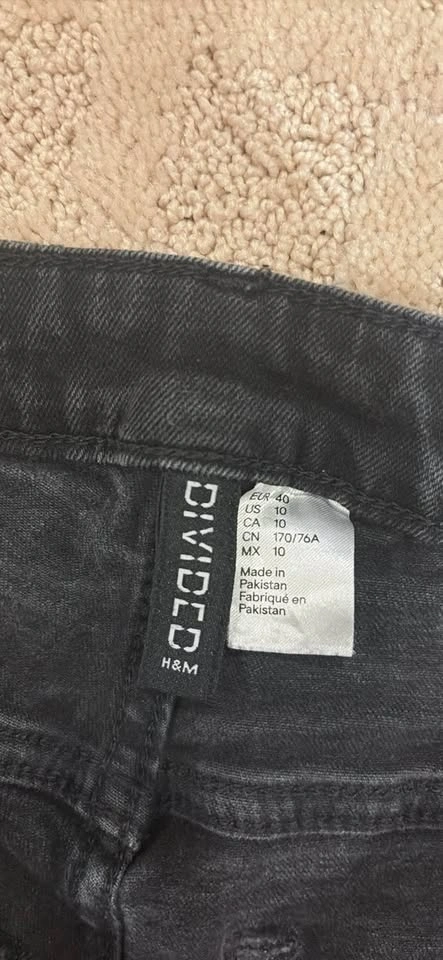 H&M Divided Distressed Skinny Jeans Size 10 - photo 2