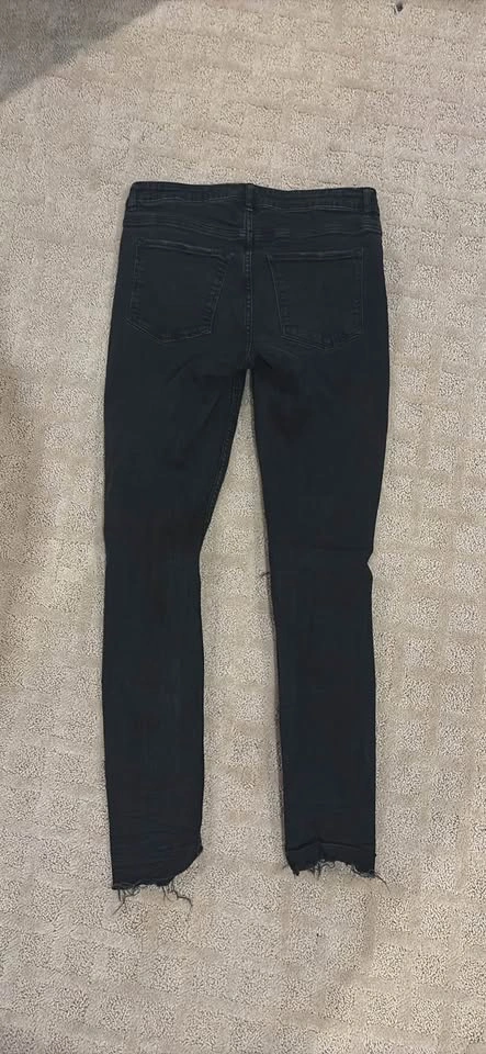 H&M Divided Distressed Skinny Jeans Size 10 - photo 3