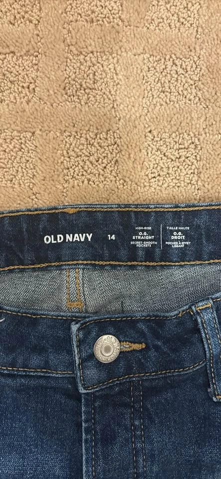 Old Navy O.G. Straight High-Rise Distressed Jeans Size 14 - photo 2