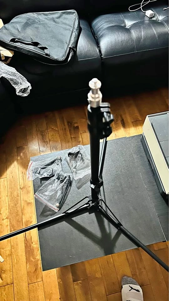 Adjustable Smartphone Tripod Stand