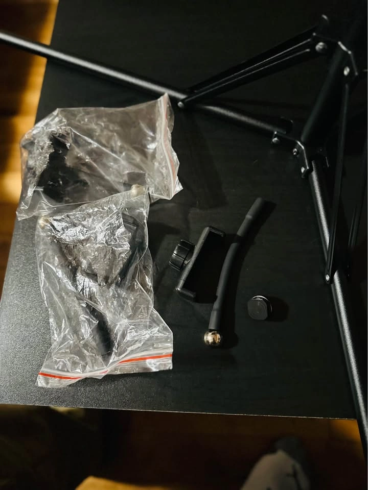 Adjustable Smartphone Tripod Stand - photo 2