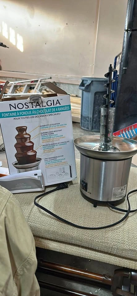 Nostalgia Chocolate Fountain Base & Motor (Missing parts)