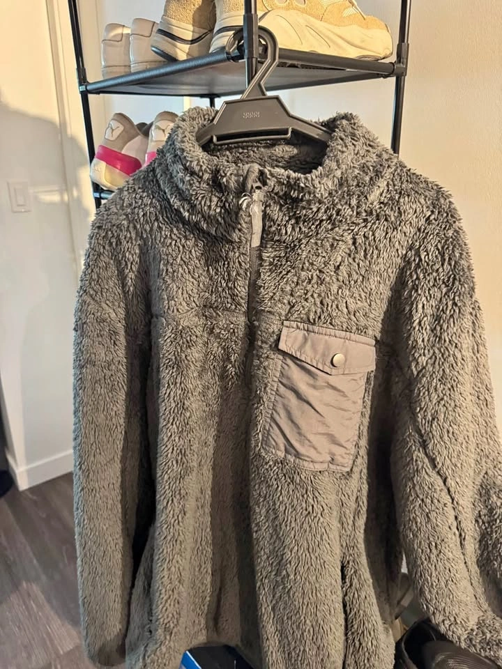 Mountain Warehouse Fuzzy Jacket Size XL