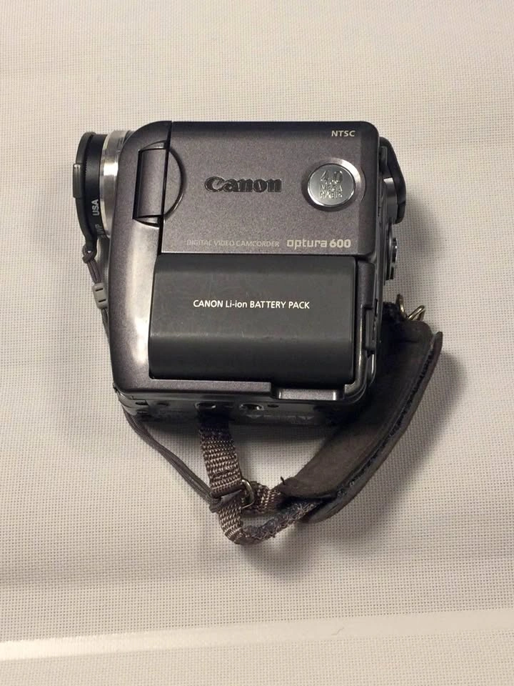 Canon Optura 600 Digital Camcorder. Not tested. No charger