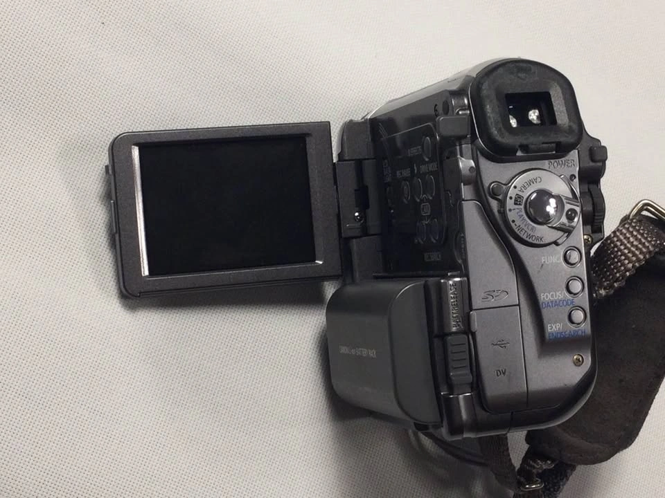 Canon Optura 600 Digital Camcorder. Not tested. No charger - photo 2