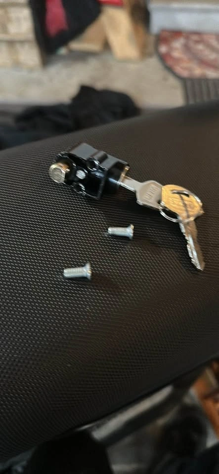 Steering fork lock - photo 2