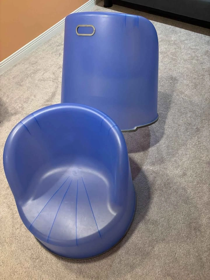 Set of 2 Blue Plastic Chairs - photo 4