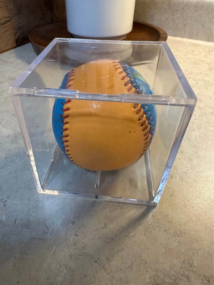 DC Comics Aquaman Collectible Baseball - photo 2