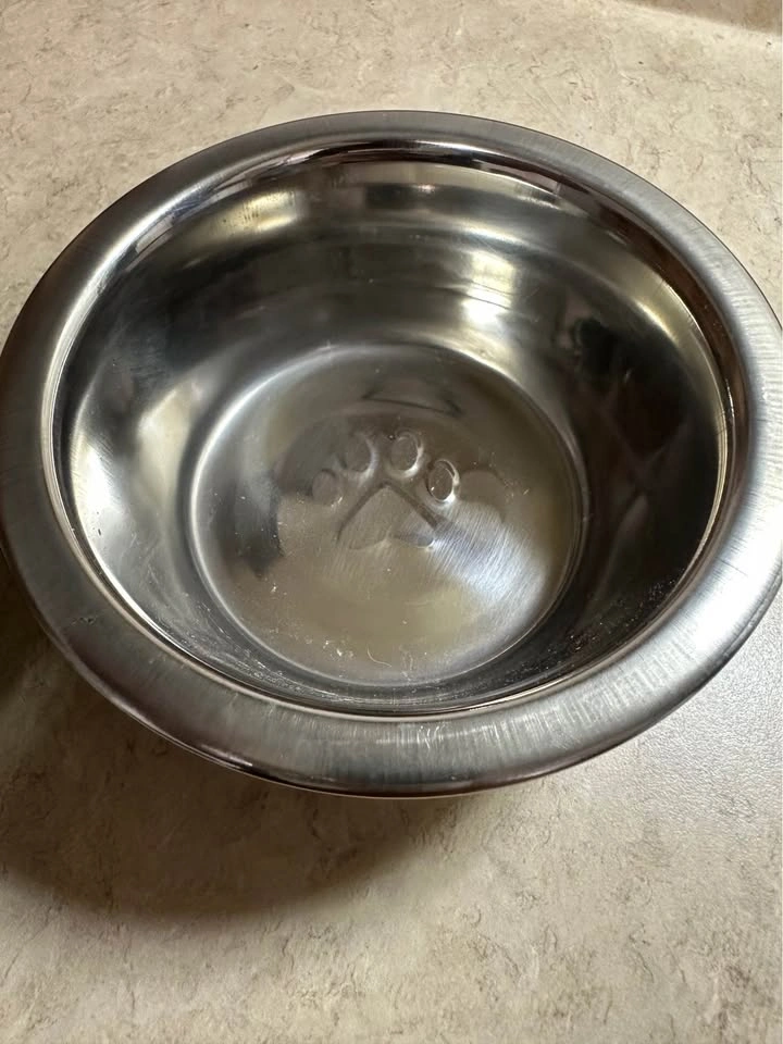Set of 2 Stainless Steel Paw Print Pet Bowls - photo 3
