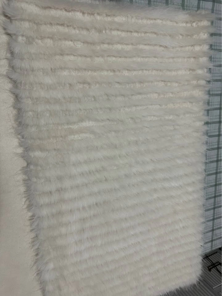 Silhouette Home Faux Fur Rug - photo 4