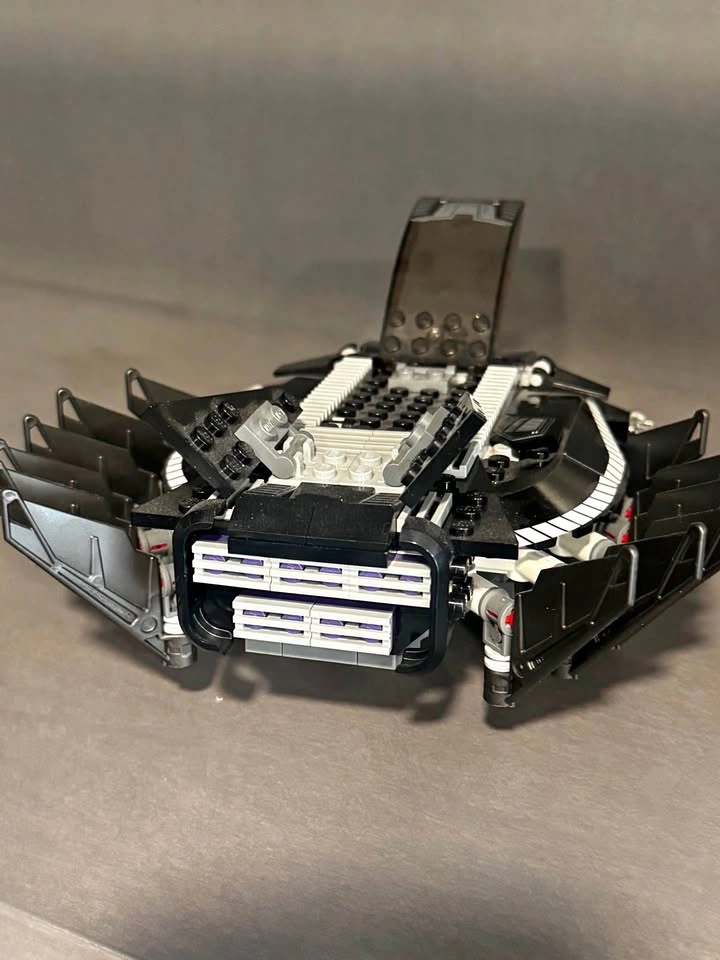 Lego Black Panther Royal Talon Fighter 76100 w/ Minifig