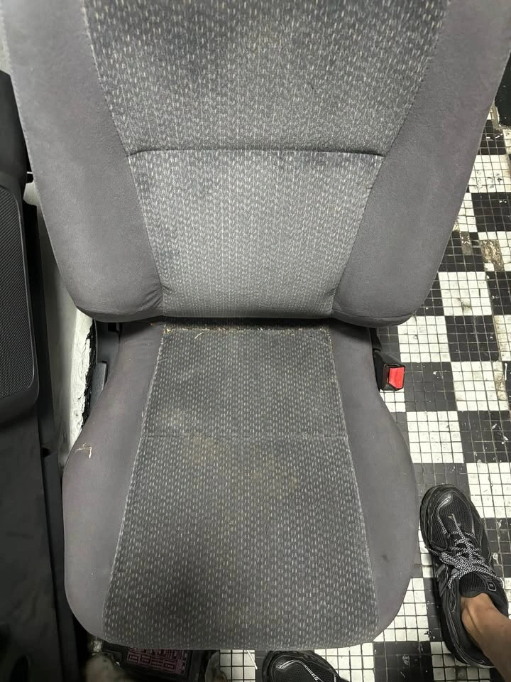 96/00 Civic Dx coupe seats (manual) - photo 2