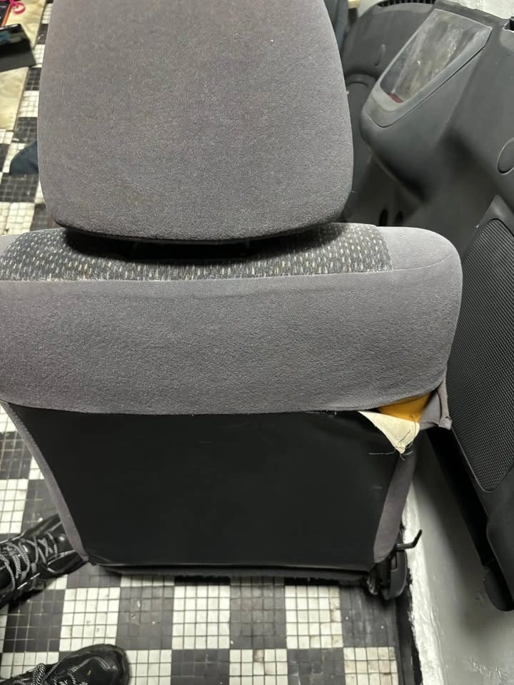 96/00 Civic Dx coupe seats (manual) - photo 3