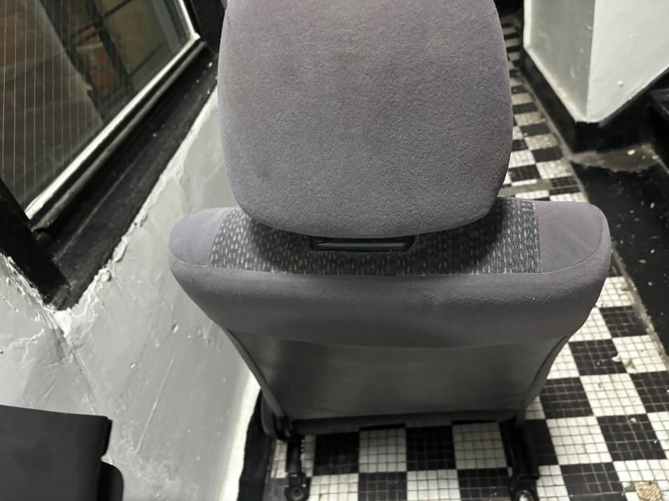 96/00 Civic Dx coupe seats (manual) - photo 4