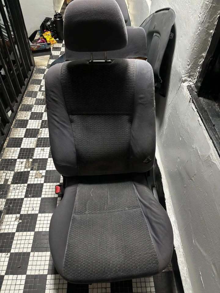 96/00 Civic Dx coupe seats (manual) - photo 5
