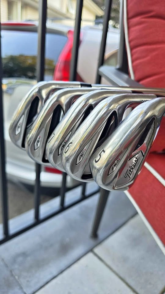 Titleist 718 AP 1s