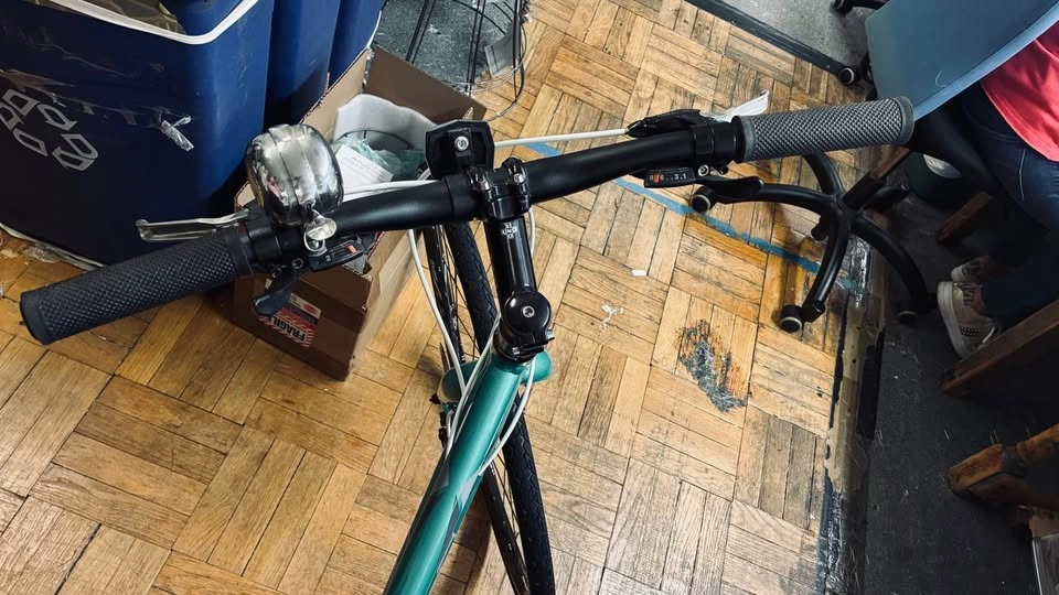KHS Vitamin A Hybrid Bike - photo 3