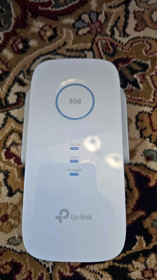 tp-link AC 1900 MU-MIMO wifi range extender (RE550)