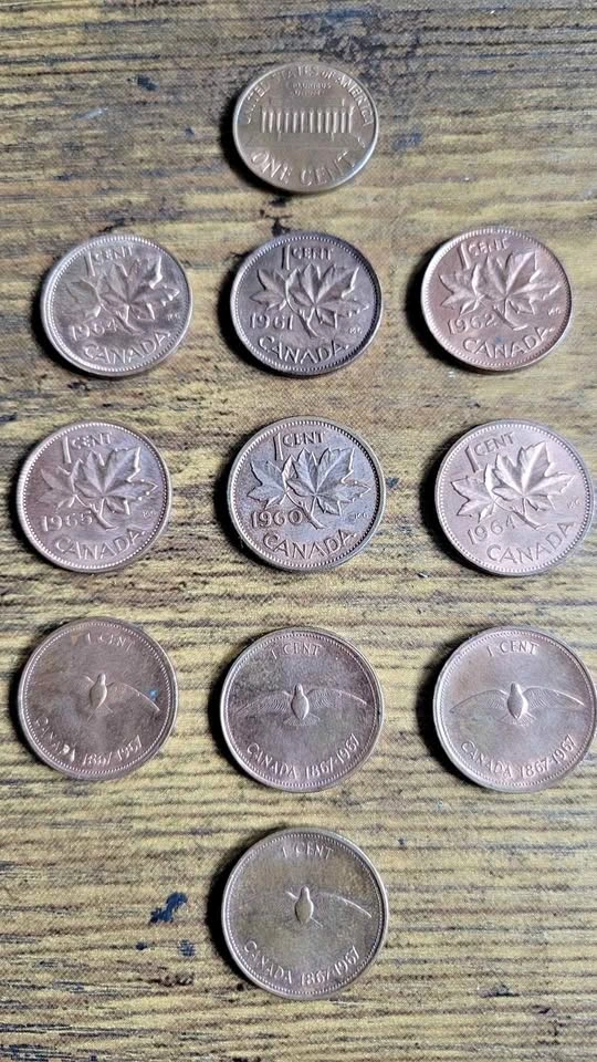 Lot of Vintage Canadian and US 1960s Pennies