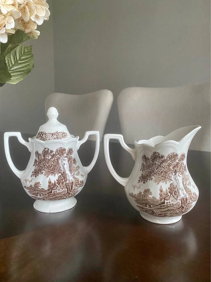 Vintage J.&G. Meakin Romantic England Creamer & Lidded Sugar Bow