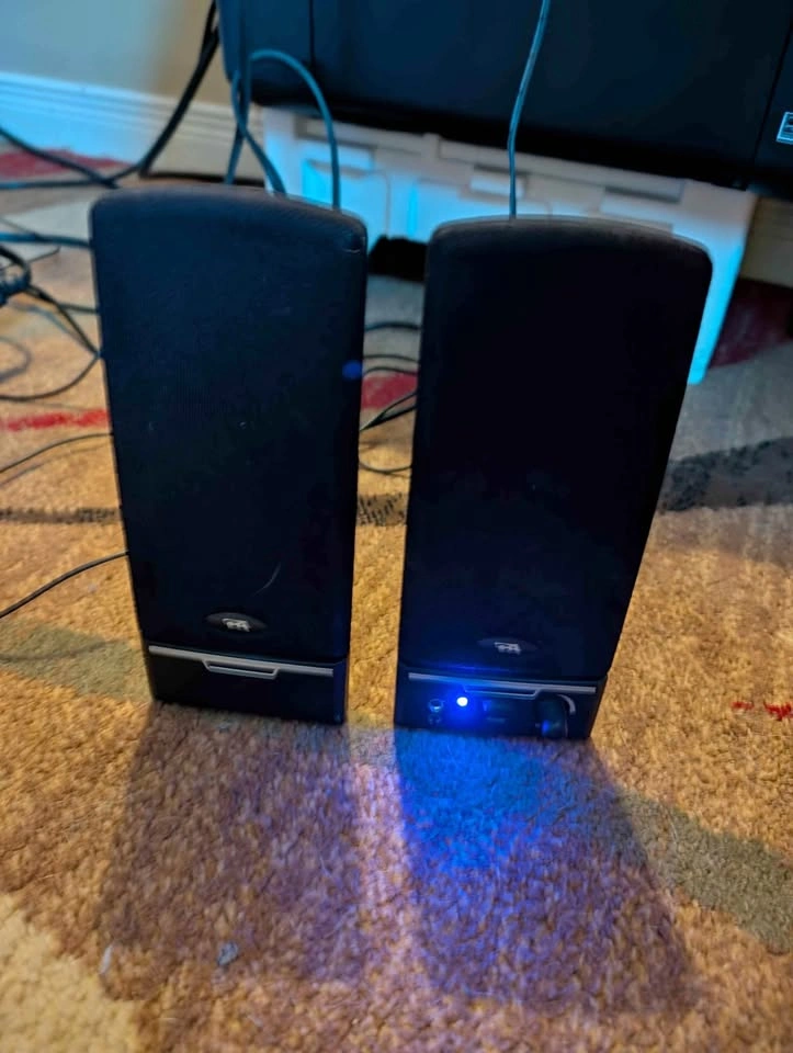 CA PC Speakers w/ Power Cable