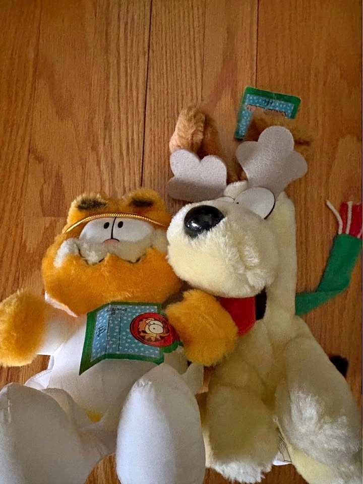 Vintage Garfield & Odie Christmas Holiday Plush Set