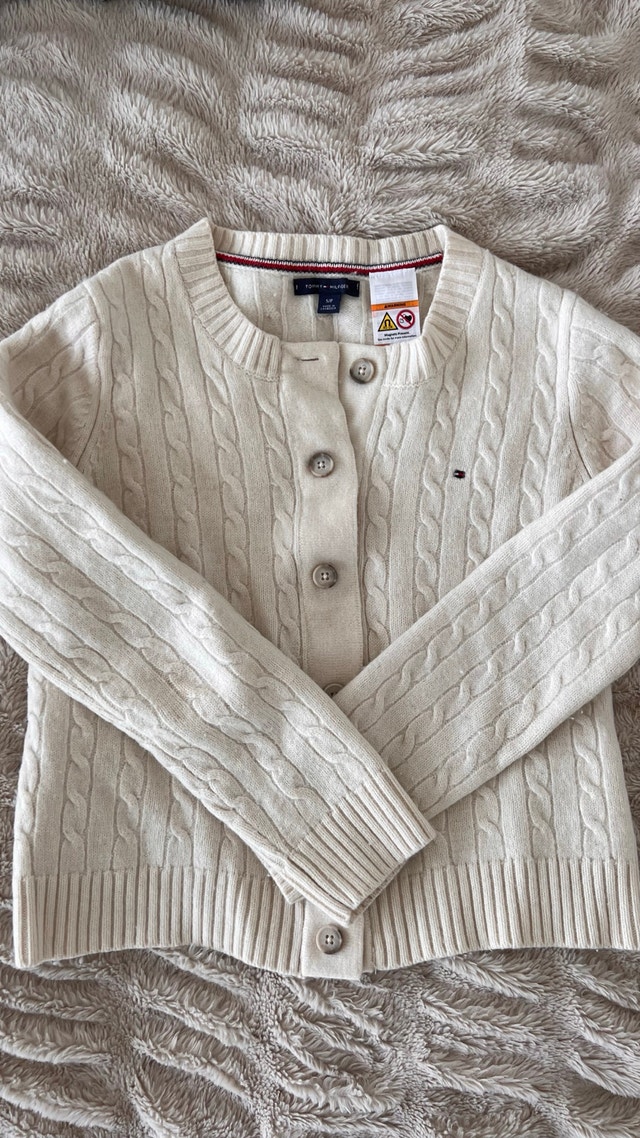 Tommy Hilfiger Wool Cable Knit Cardigan – Magnetic Button