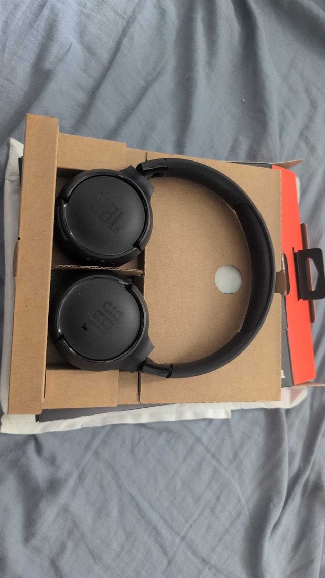 JBL Tune 520BT Headphones - photo 2