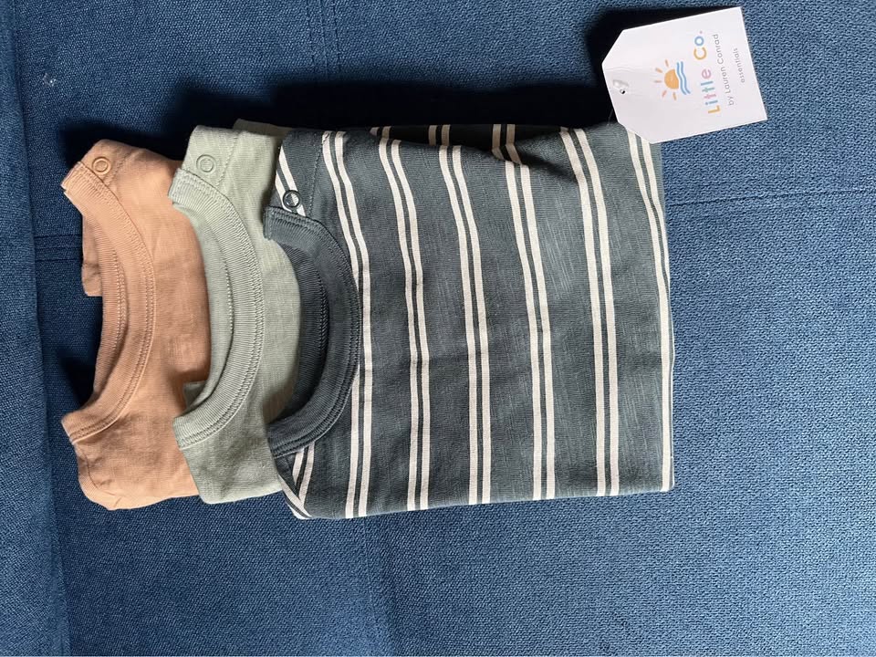 Kids shirts 12 months - photo 2