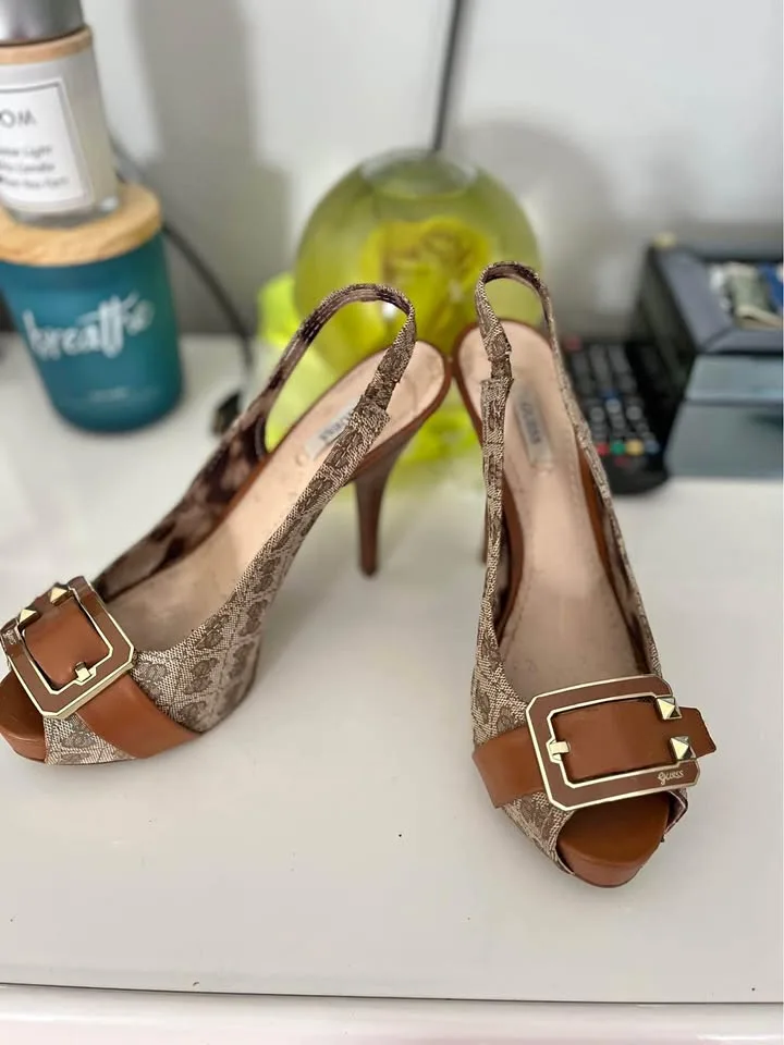 Women’s designer shoes thumbnail