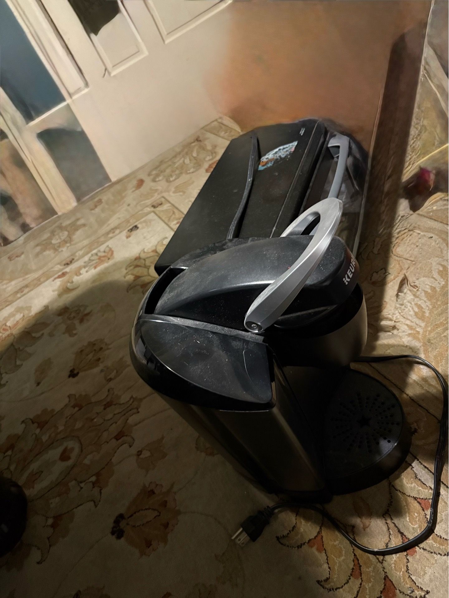 Keurig coffee machine and toaster oven - photo 3