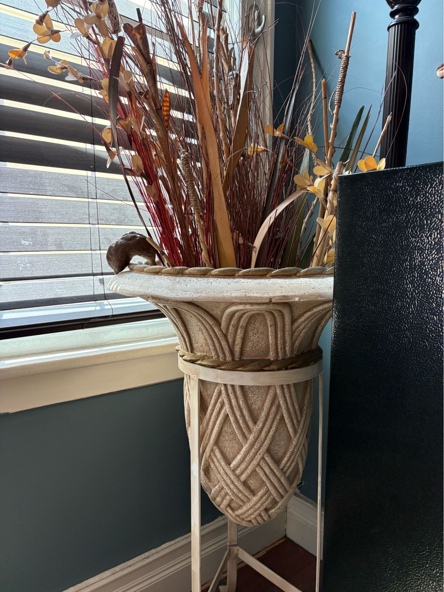 plant urn or pedestal