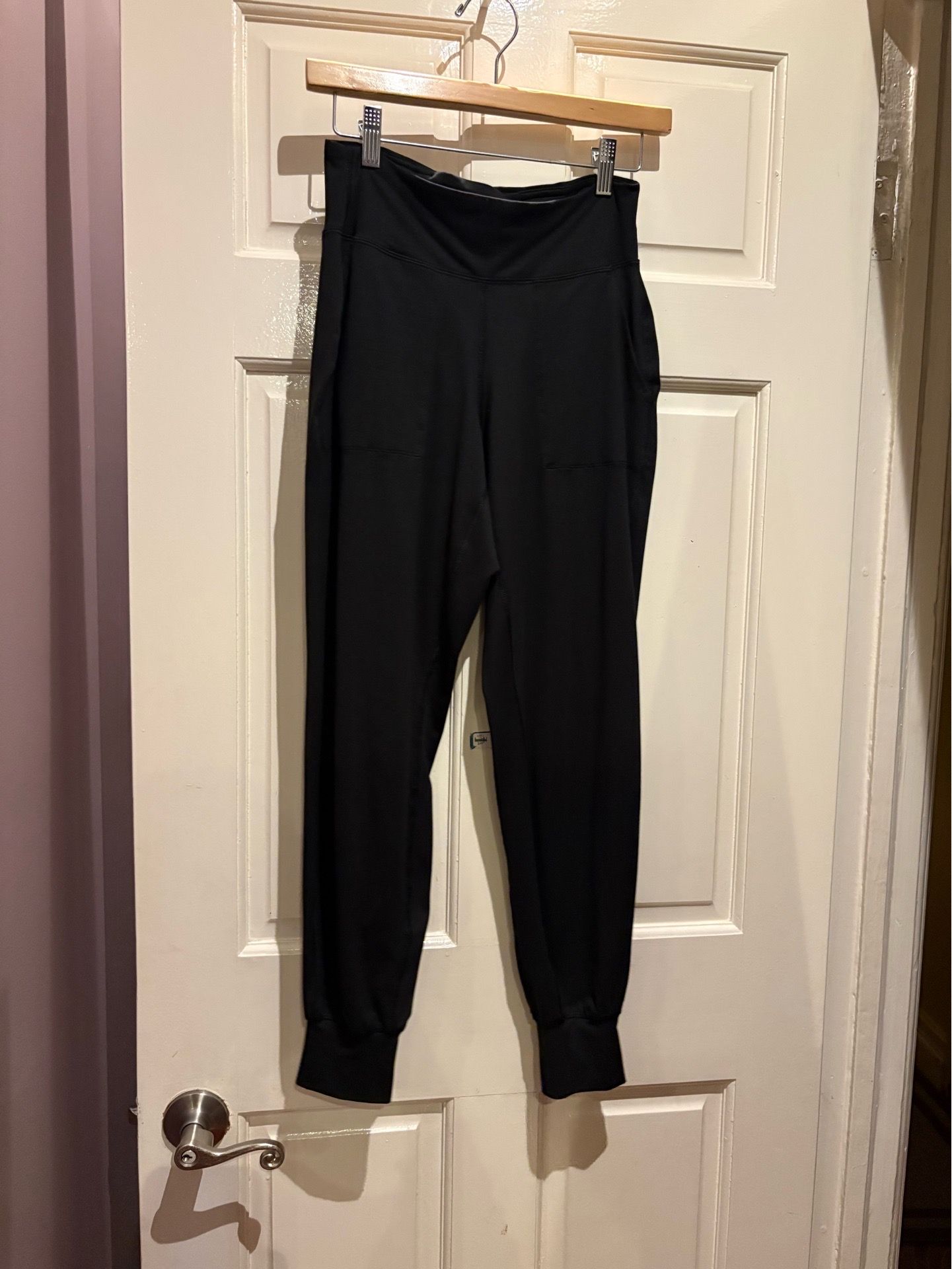 Lululemon black joggers with pockets Size M