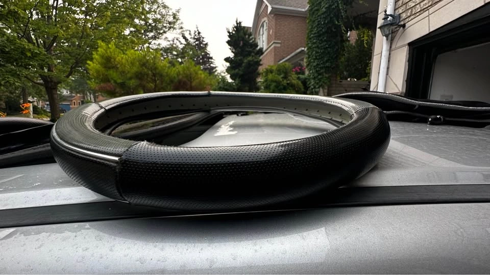 Universal Steering Wheel Cover - photo 3